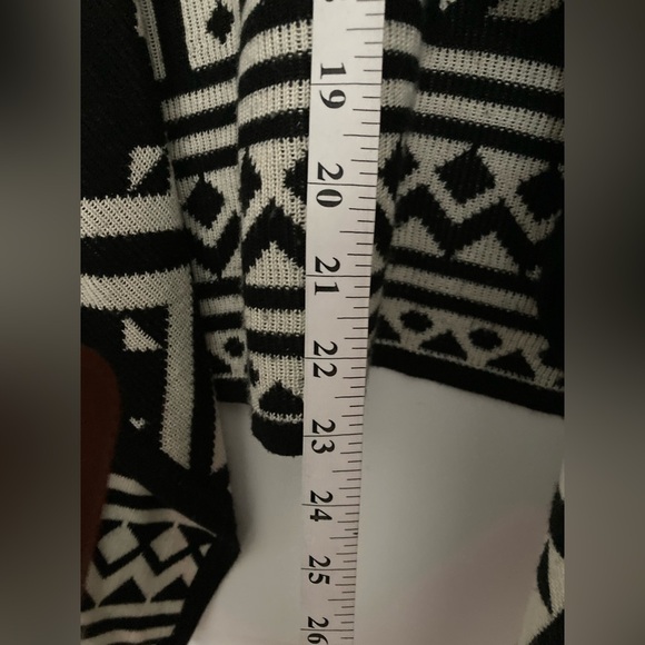 Ladies waterfall cardigan… bundle and save today! $6.99 for purchases over $70 - Picture 5 of 5